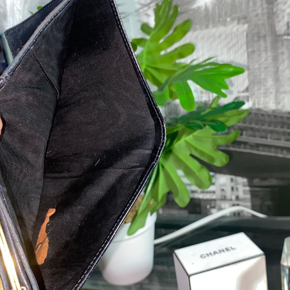 Authentic Chanel CC Patent Leather Wallet - Picture 13 of 16